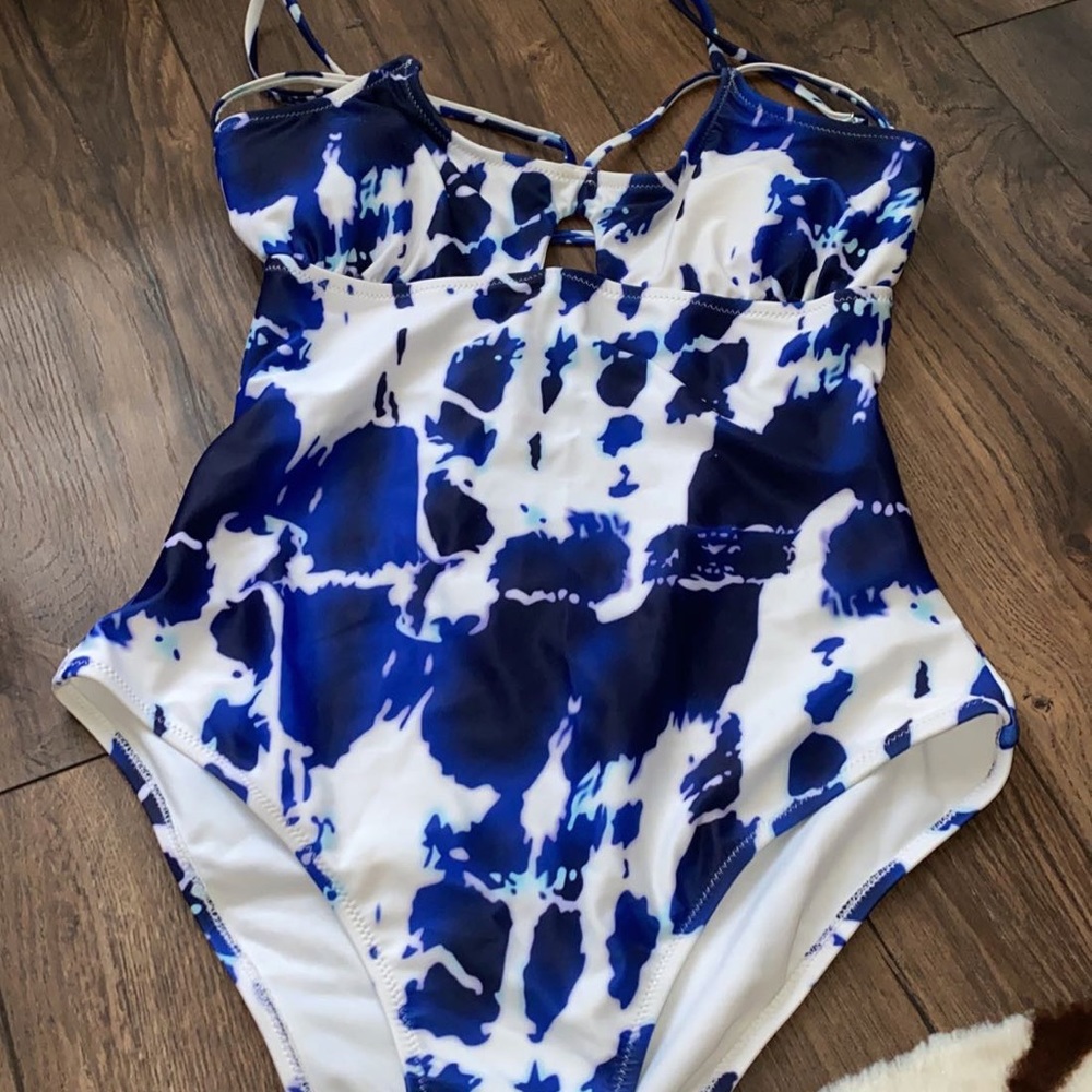 One piece bathing suit